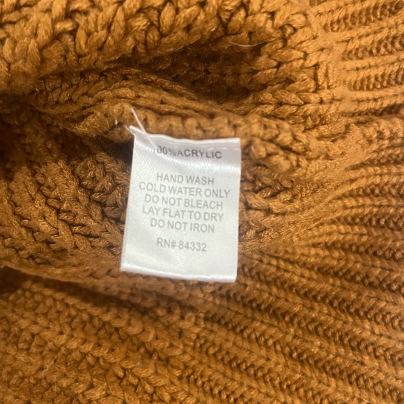 Elegant Women's Turtleneck Sweater - Tan - Picture 7 of 7